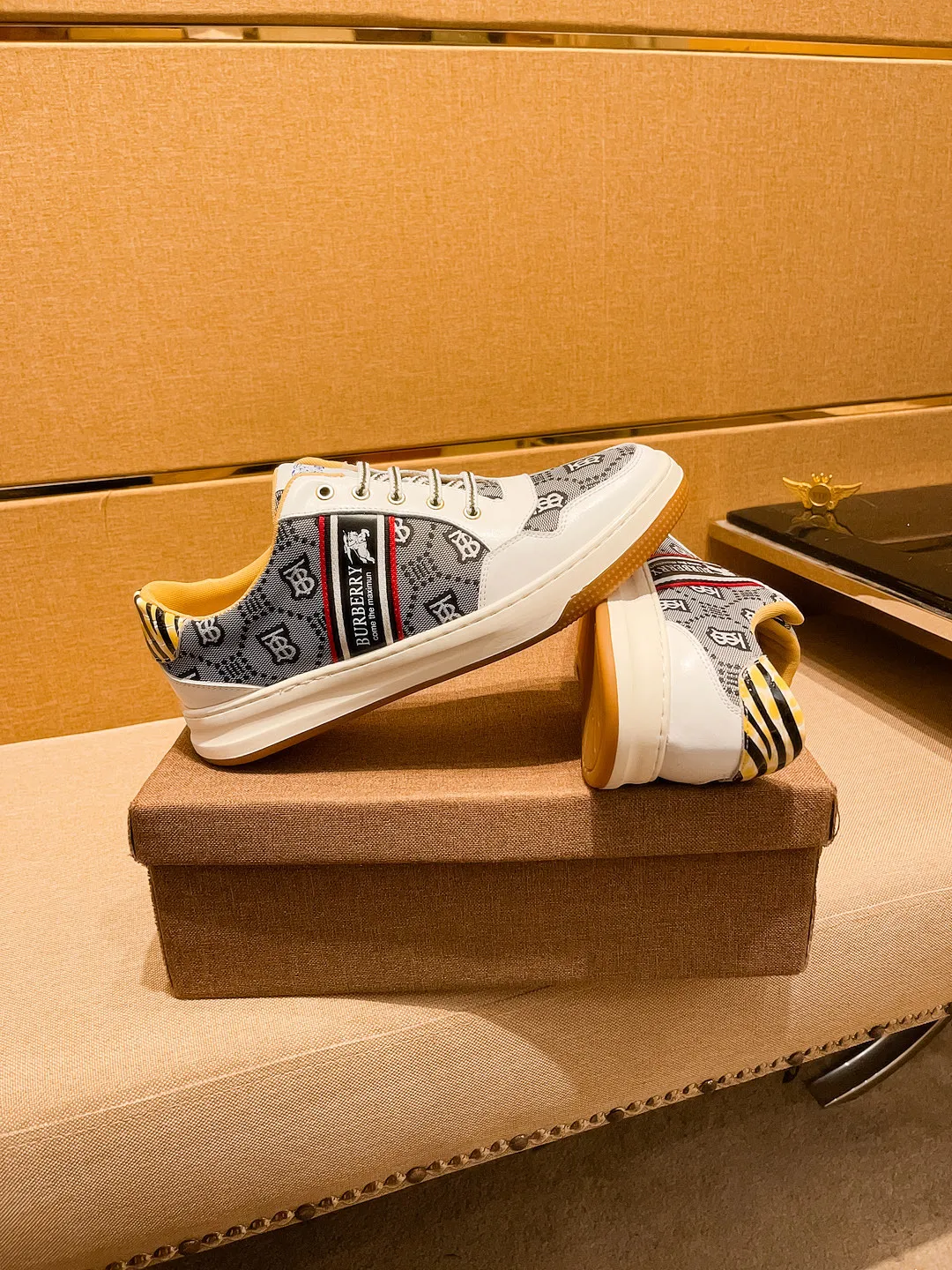 Men's shoes💰 400💰[LV]🔥Louis Vuitton, high-end men's shoes brand, official website 1:1 latest masterpiece: the upper is made of Italian imported first-layer cowhide with a comfortable and breathable lining➕original non-slip and wear-resistant outsole🔥, making walking more convenient and comfortable! An exclusive new model, a stunning work, a beautiful 1:1 replica [color] compared to the official quality! Create a fashionable personality to set off your uniqueness! A must-have for trendy men! Classic 🔥Size: 38-44 Color: 🔥 2⃣️colors available🔥.